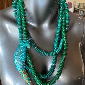 Removable brooch statement necklace